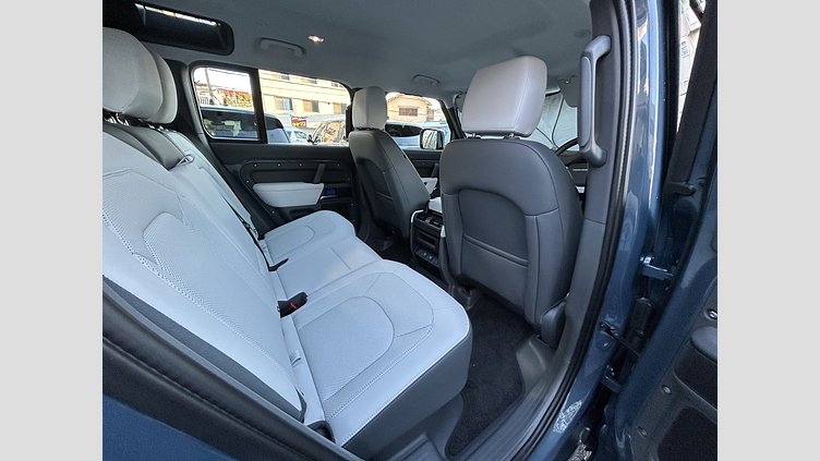 2024 認定中古車 Land Rover Defender 110 タスマンブルー P300 ガソリン X-Dynamic SE