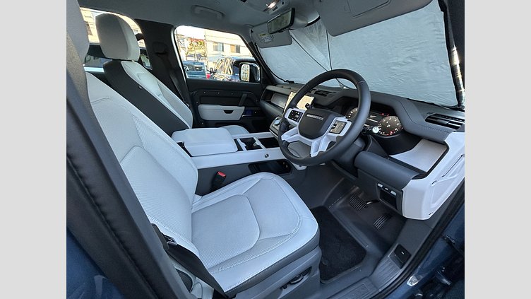 2024 認定中古車 Land Rover Defender 110 タスマンブルー P300 ガソリン X-Dynamic SE