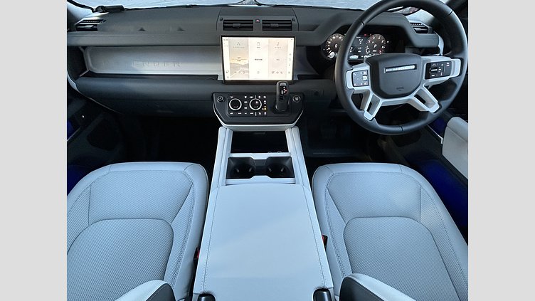 2024 認定中古車 Land Rover Defender 110 タスマンブルー P300 ガソリン X-Dynamic SE
