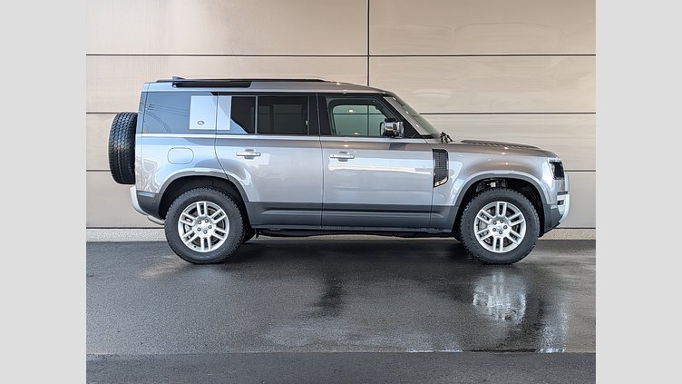 2023 認定中古車 Land Rover Defender 110 アイガーグレイ D300 AWD（AT） S