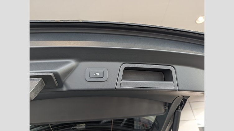 2023 認定中古車 Land Rover Range Rover Velar カルパチアングレイ D200マイルドハイブリッド（ディーゼル） Standard Wheelbase Dynamic HSE