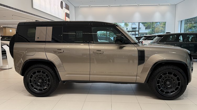 2025 新車 Land Rover Defender 110 (1KM) Petra Copper 佩特拉銅 P635 汽油 V8 輕油電混合 OCTA