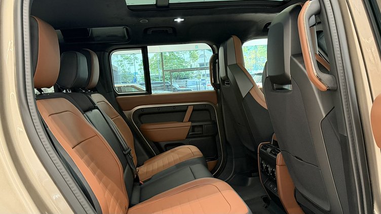 2025 新車 Land Rover Defender 110 (1KM) Petra Copper 佩特拉銅 P635 汽油 V8 輕油電混合 OCTA