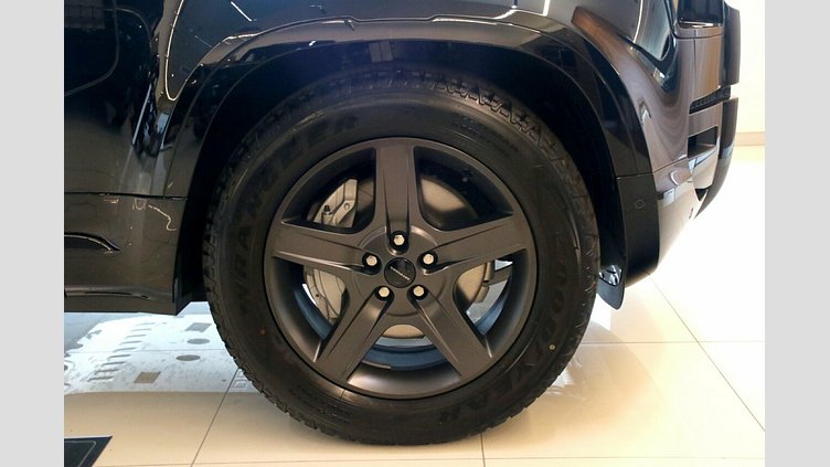 2025 New Land Rover Defender 110 Santorini Black D350 Diesel Mild Hybrid X-Dynamic SE