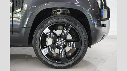 Defender 130 4