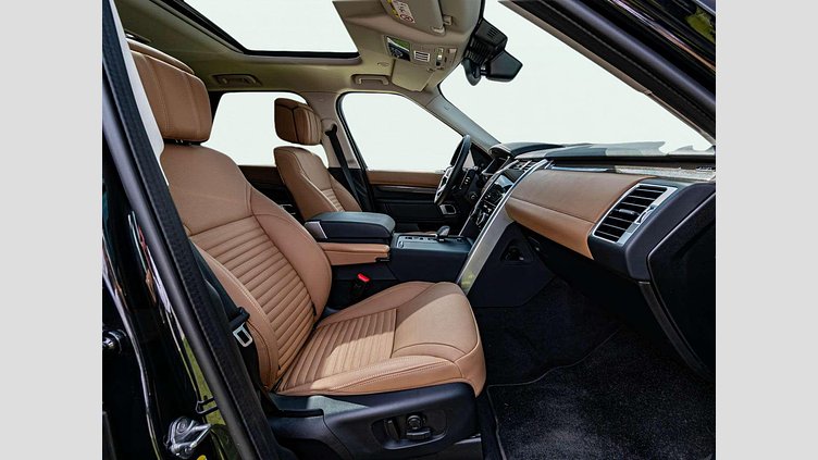 2024 Approved Land Rover Discovery Santorini Black 3.0 literes, soros 6 hengeres dízel, automata, összkerékhajtás Metropolitan Edition D350