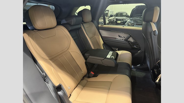 2025 認定中古車 Land Rover Range Rover Sport シャラントグレイ D300マイルドハイブリッド スタンダードホイールベース Dynamic SE