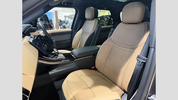 2025 認定中古車 Land Rover Range Rover Sport シャラントグレイ D300マイルドハイブリッド スタンダードホイールベース Dynamic SE