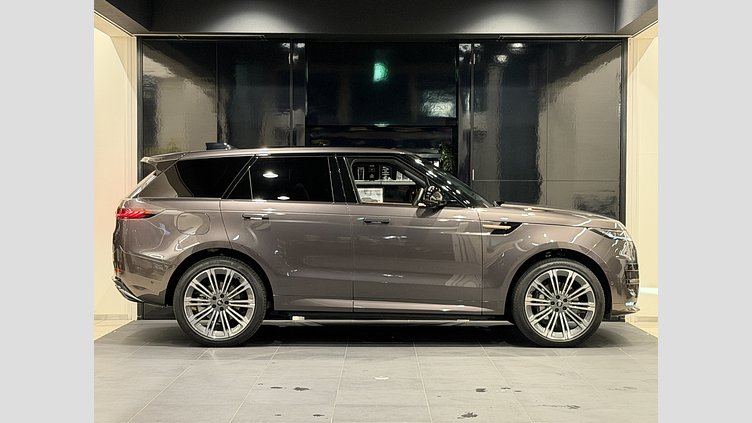 2025 認定中古車 Land Rover Range Rover Sport シャラントグレイ D300マイルドハイブリッド スタンダードホイールベース Dynamic SE