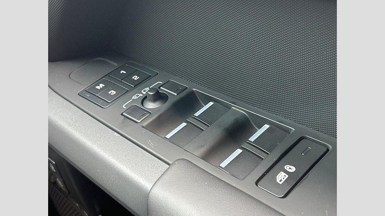 2022 認定中古車 Land Rover Defender 110 カルパチアングレイ D300 AWD（AT） X