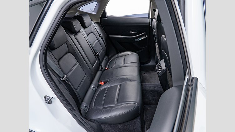 2019 認定中古車 Jaguar E-Pace フジホワイト P200 オートマチック全輪駆動 S