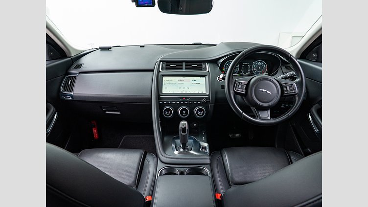 2019 認定中古車 Jaguar E-Pace フジホワイト P200 オートマチック全輪駆動 S