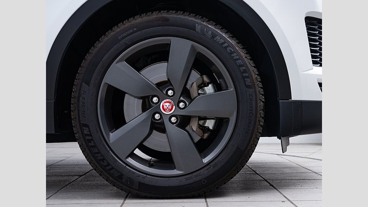 2019 認定中古車 Jaguar E-Pace フジホワイト P200 オートマチック全輪駆動 S