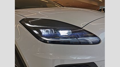 E-Pace 9