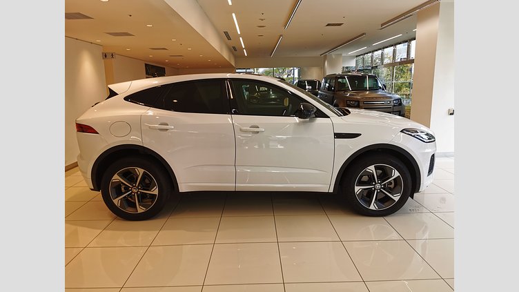2024 認定中古車 Jaguar E-Pace オストゥーニパールホワイト D200マイルドハイブリッド（ディーゼル） R-DYNAMIC SE
