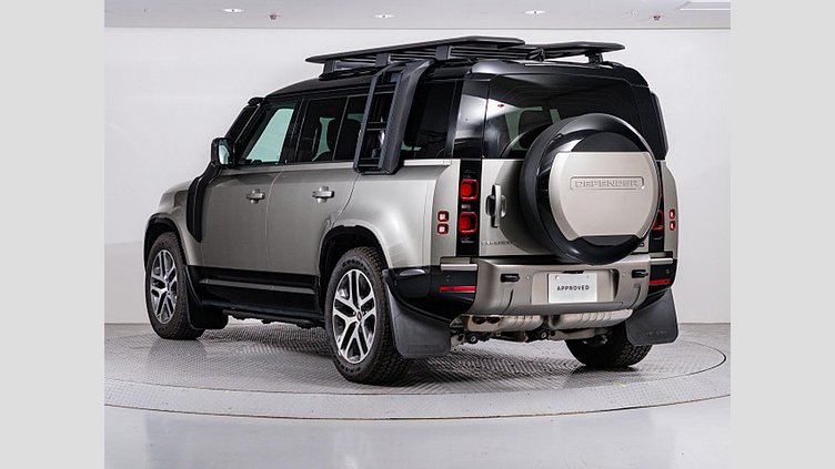 2024 認定中古車 Land Rover Defender 110 シリコンシルバー D350 ディーゼルマイルドハイブリッド X-Dynamic SE