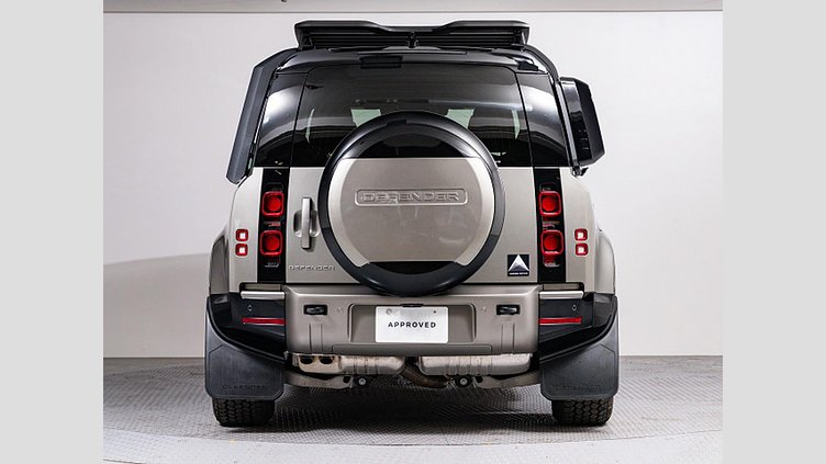 2024 認定中古車 Land Rover Defender 110 シリコンシルバー D350 ディーゼルマイルドハイブリッド X-Dynamic SE