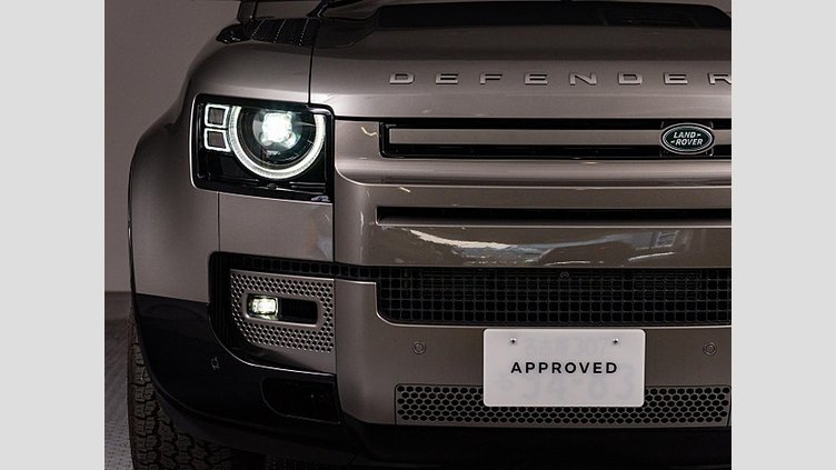 2024 認定中古車 Land Rover Defender 110 シリコンシルバー D350 ディーゼルマイルドハイブリッド X-Dynamic SE