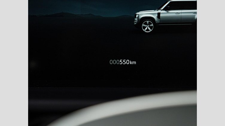 2024 認定中古車 Land Rover Defender 110 シリコンシルバー D350 ディーゼルマイルドハイブリッド X-Dynamic SE