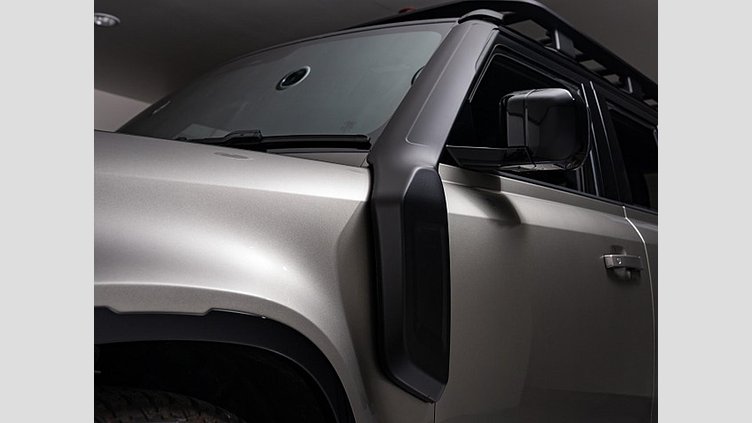 2024 認定中古車 Land Rover Defender 110 シリコンシルバー D350 ディーゼルマイルドハイブリッド X-Dynamic SE