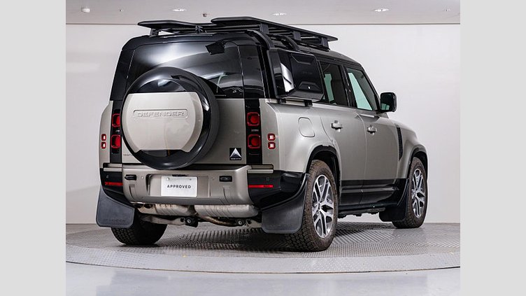 2024 認定中古車 Land Rover Defender 110 シリコンシルバー D350 ディーゼルマイルドハイブリッド X-Dynamic SE