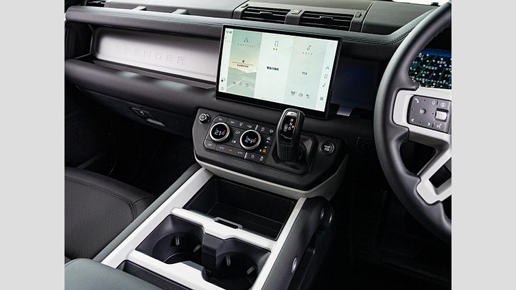 2024 認定中古車 Land Rover Defender 110 シリコンシルバー D350 ディーゼルマイルドハイブリッド X-Dynamic SE