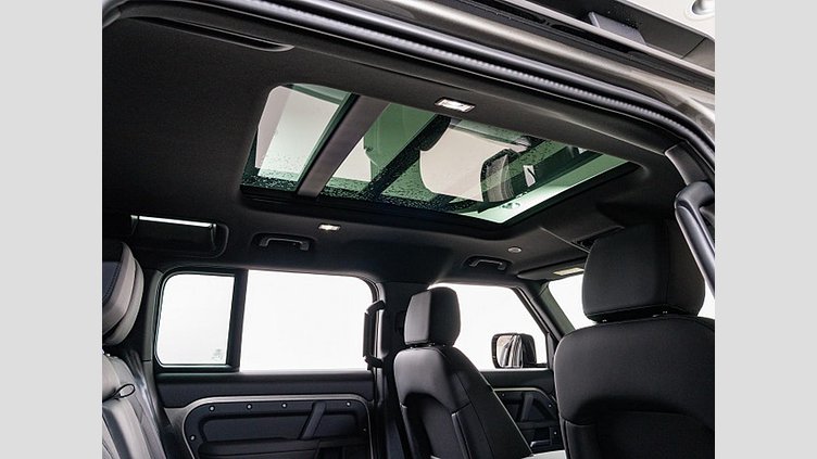 2024 認定中古車 Land Rover Defender 110 シリコンシルバー D350 ディーゼルマイルドハイブリッド X-Dynamic SE