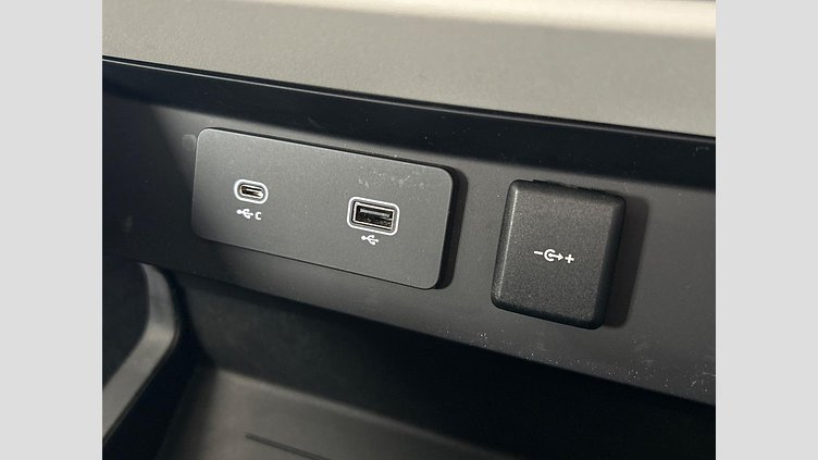 2022 認定中古車 Land Rover Defender 110 パンゲアグリーン D300 AWD（AT） S