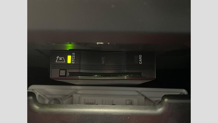 2022 認定中古車 Land Rover Defender 110 パンゲアグリーン D300 AWD（AT） S