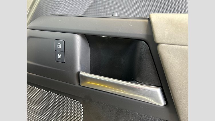 2022 認定中古車 Land Rover Defender 110 パンゲアグリーン D300 AWD（AT） S