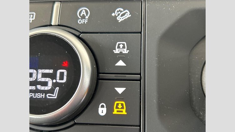 2022 認定中古車 Land Rover Defender 110 パンゲアグリーン D300 AWD（AT） S