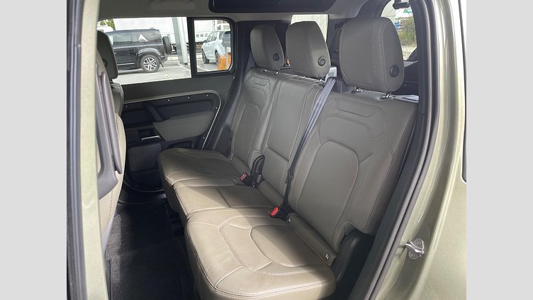 2022 認定中古車 Land Rover Defender 110 パンゲアグリーン D300 AWD（AT） S