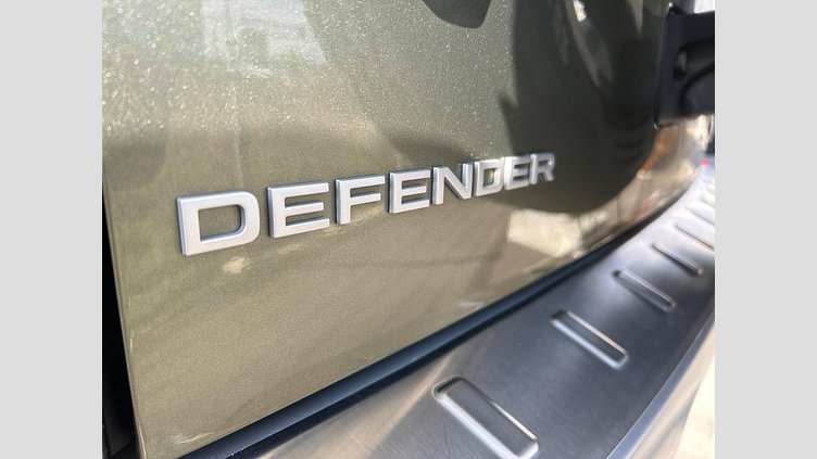 2022 認定中古車 Land Rover Defender 110 パンゲアグリーン D300 AWD（AT） S