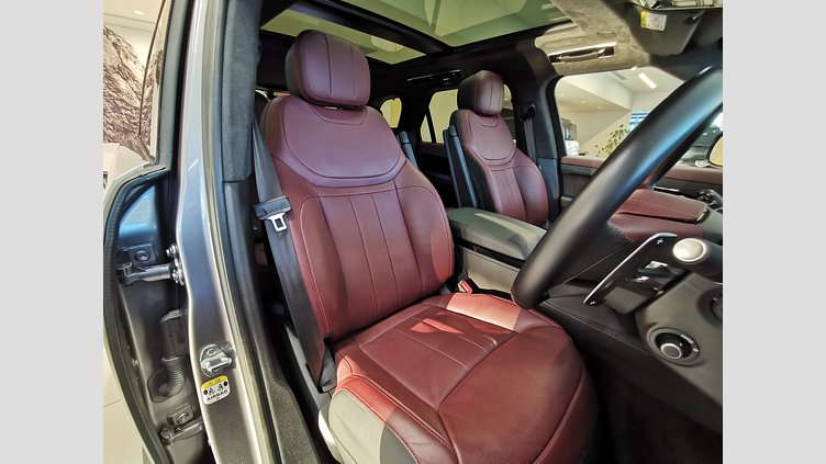 2023 認定中古車 Land Rover Range Rover Sport アイガーグレイ 3.0リッター6気筒300PSターボチャージドディーゼルMHEV（オートマチック） AUTOBIOGRAPHY