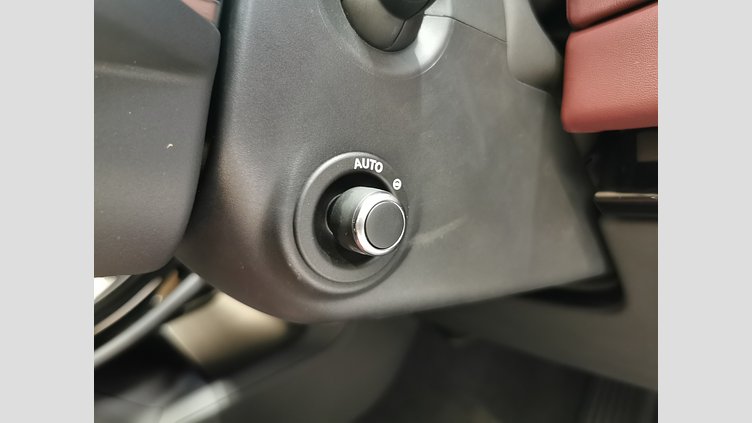 2023 認定中古車 Land Rover Range Rover Sport アイガーグレイ 3.0リッター6気筒300PSターボチャージドディーゼルMHEV（オートマチック） AUTOBIOGRAPHY