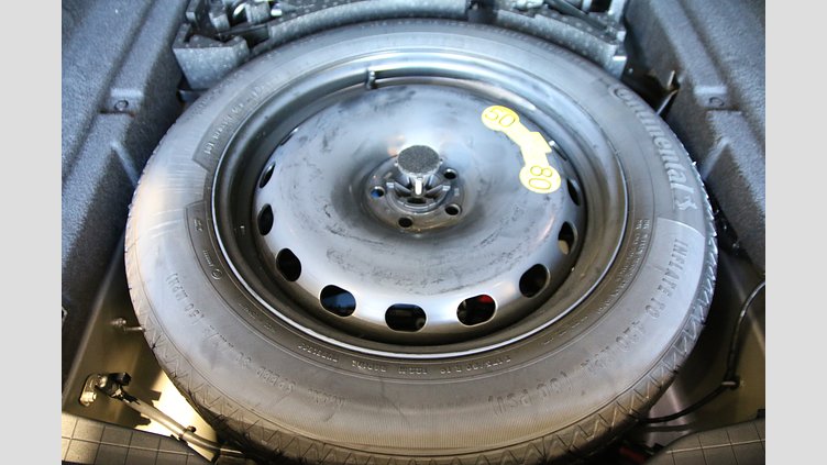 2021 認定中古車 Jaguar F-Pace アイガーグレイ D200 AWD（オートマチック）MHEV R-DYNAMIC SE