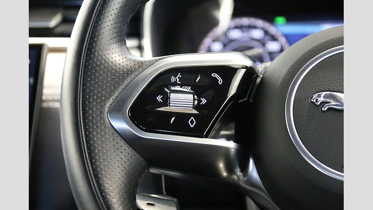 2021 認定中古車 Jaguar F-Pace アイガーグレイ D200 AWD（オートマチック）MHEV R-DYNAMIC SE