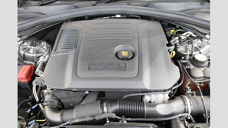 2021 認定中古車 Jaguar F-Pace アイガーグレイ D200 AWD（オートマチック）MHEV R-DYNAMIC SE