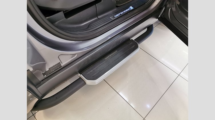 2024 認定中古車 Land Rover Defender 90 アイガーグレイ D300 AWD（AT） X-DYNAMIC SE