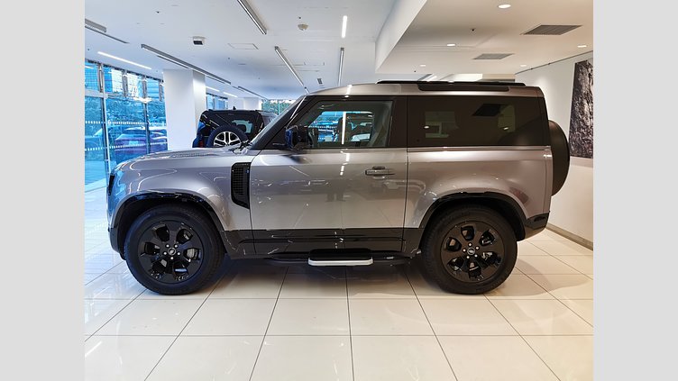 2024 認定中古車 Land Rover Defender 90 アイガーグレイ D300 AWD（AT） X-DYNAMIC SE