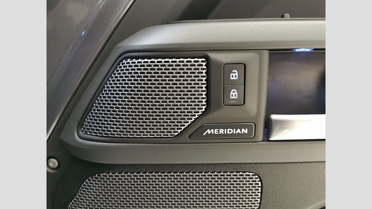 2024 認定中古車 Land Rover Defender 90 アイガーグレイ D300 AWD（AT） X-DYNAMIC SE