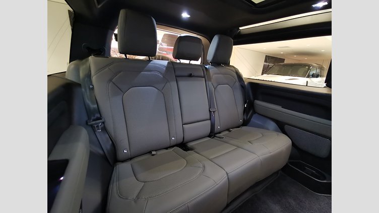 2024 認定中古車 Land Rover Defender 90 アイガーグレイ D300 AWD（AT） X-DYNAMIC SE