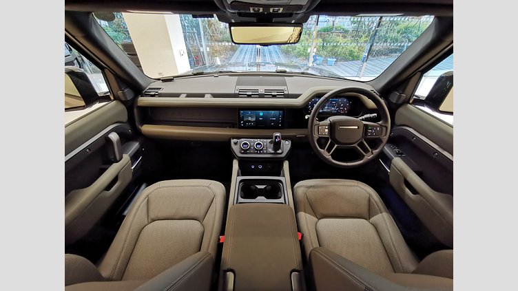 2024 認定中古車 Land Rover Defender 90 アイガーグレイ D300 AWD（AT） X-DYNAMIC SE