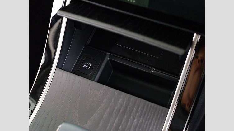 2024 認定中古車 Land Rover Range Rover Velar カルパチアングレイ P400eプラグインハイブリッド（ガソリン） スタンダードホイールベース Dynamic SE