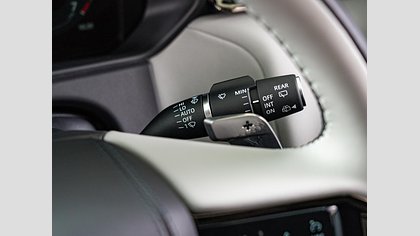 Range Rover Velar 35