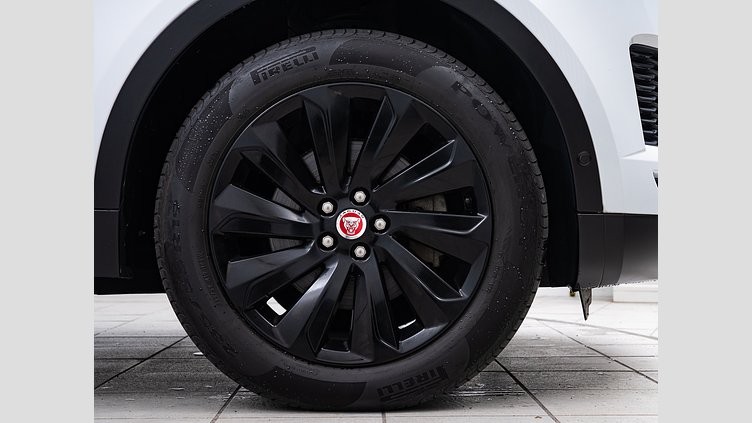 2018 認定中古車 Jaguar E-Pace ユーロン ホワイト D180 オートマチック全輪駆動 SE