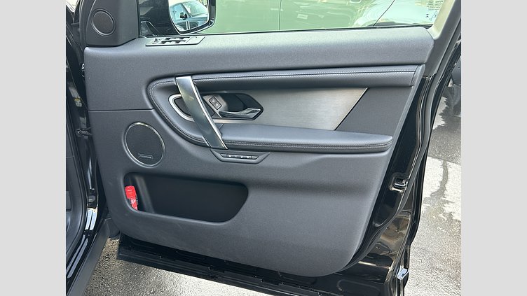 2024 認定中古車 Land Rover Discovery Sport サントリーニブラック P250（ガソリン） 標準ホイール DYNAMIC SE