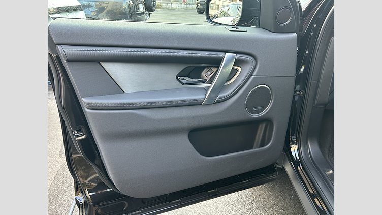 2024 認定中古車 Land Rover Discovery Sport サントリーニブラック P250（ガソリン） 標準ホイール DYNAMIC SE