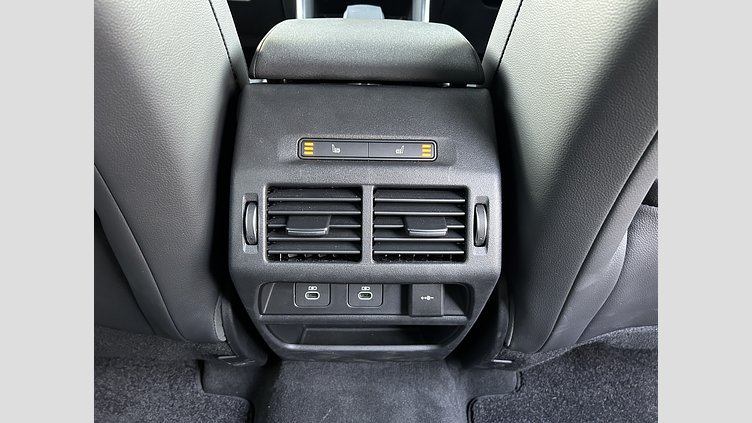 2024 認定中古車 Land Rover Discovery Sport サントリーニブラック P250（ガソリン） 標準ホイール DYNAMIC SE