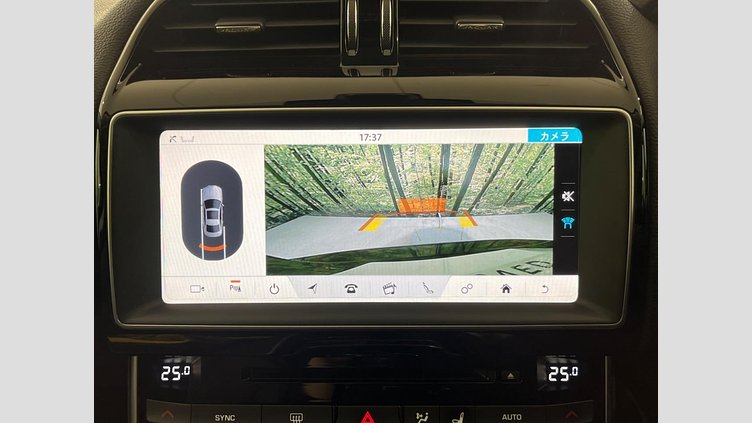 2019 認定中古車 Jaguar XE Santorini Black 204DT プレステージ